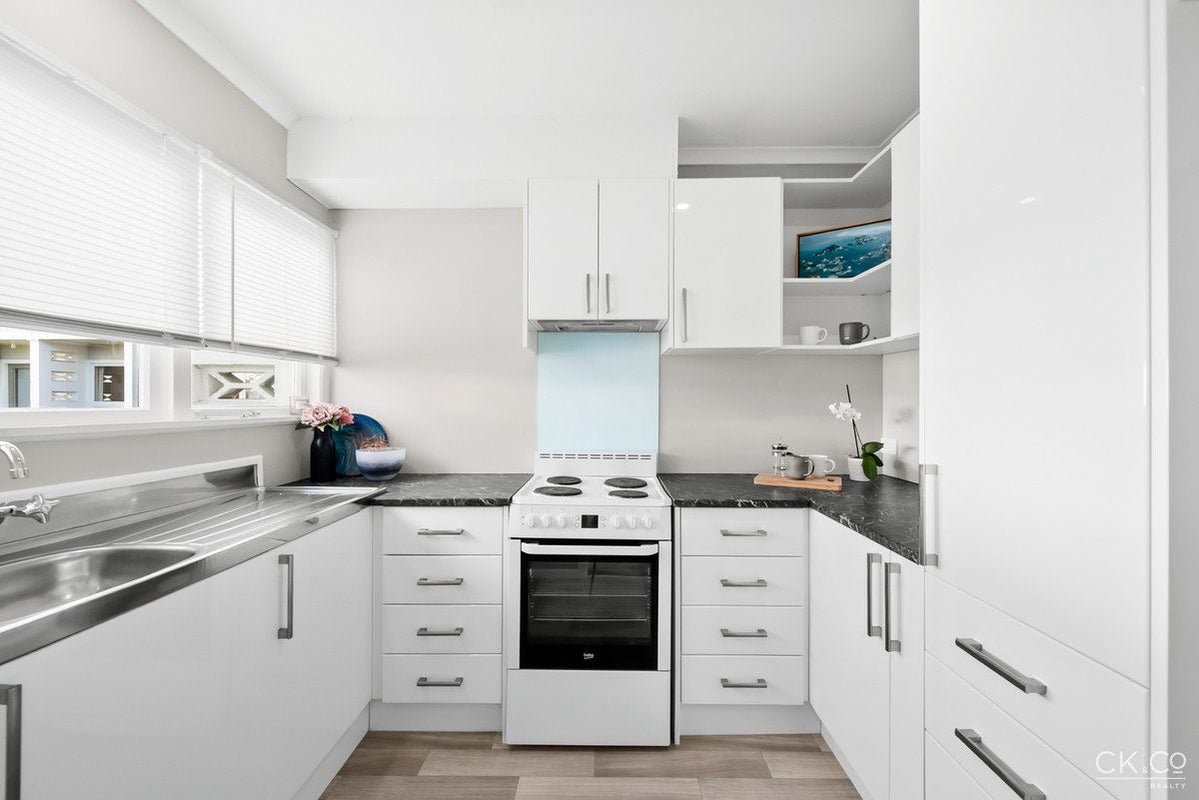 3/6 Keys Street, Elderslea, Upper Hutt - Carousel 2