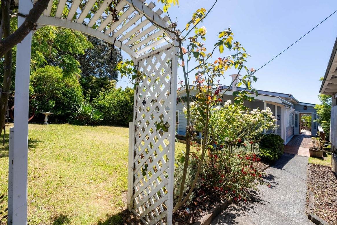 15 Kowhai Road, Mairangi Bay, Auckland - Carousel 22