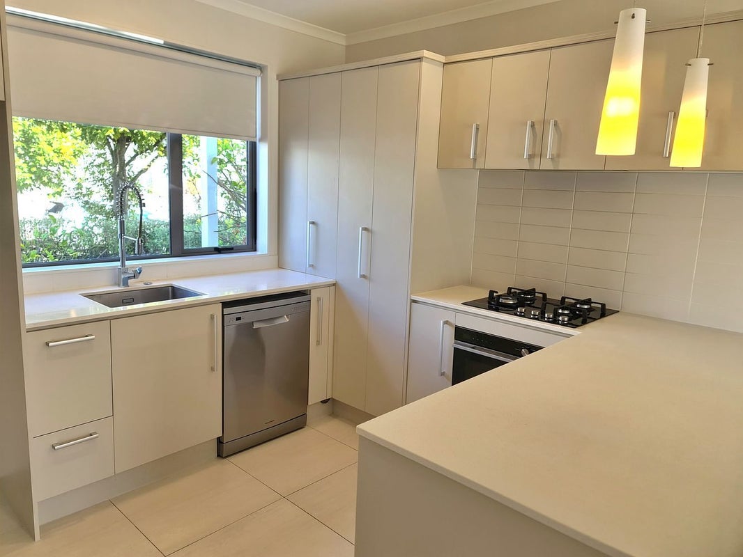 24 Kamana Road, Flat Bush, Auckland - Carousel 2