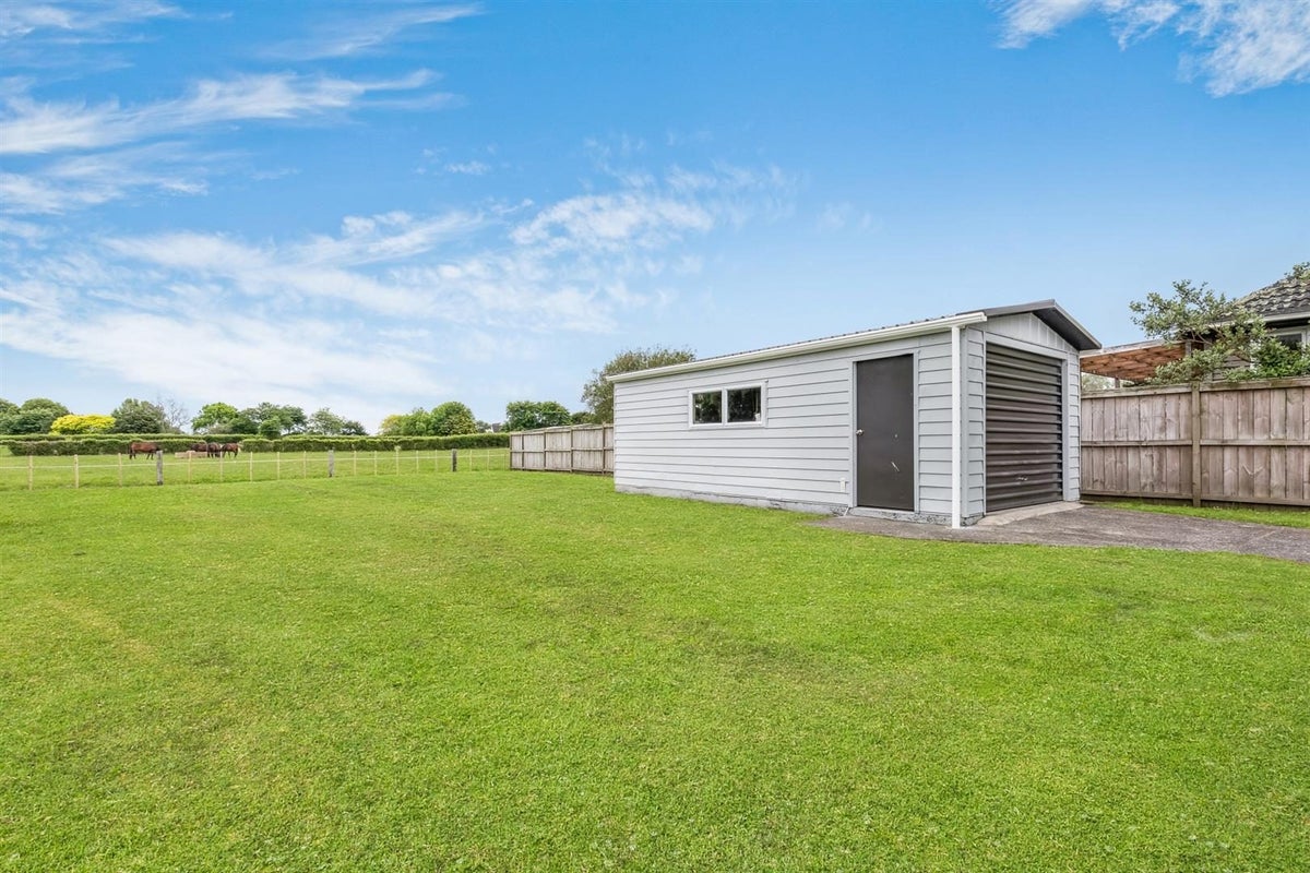 18 Village Way, Ardmore, Papakura - Carousel 13