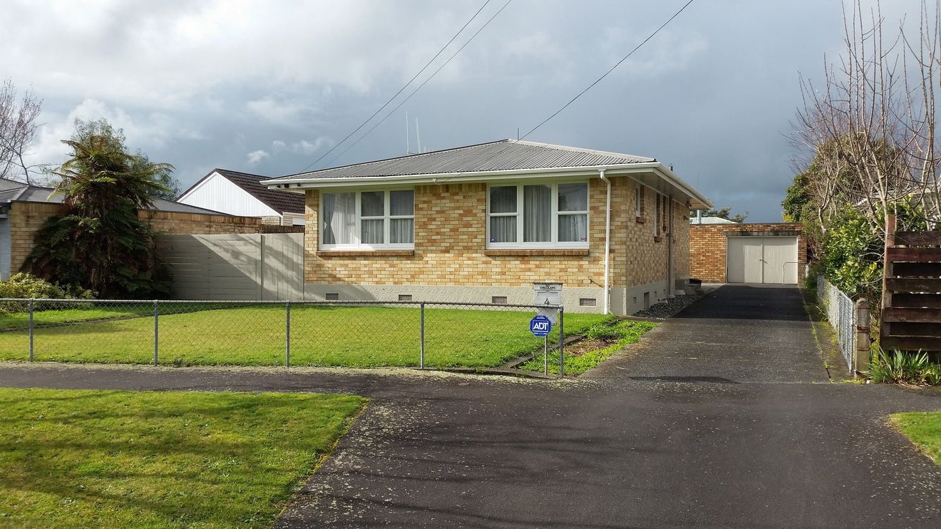 4 Balloch Street, Fairfield, Hamilton - Carousel 1