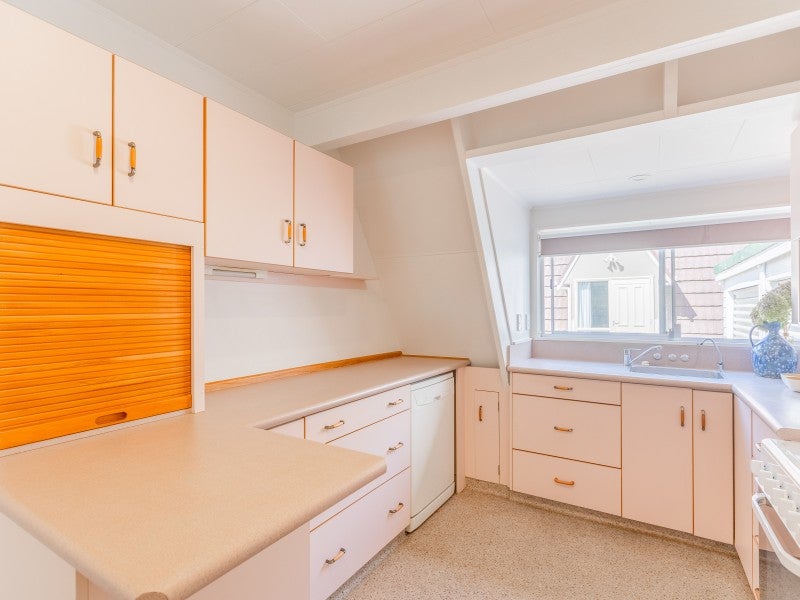 82A Raumati Road, Raumati Beach, Paraparaumu - Carousel 2