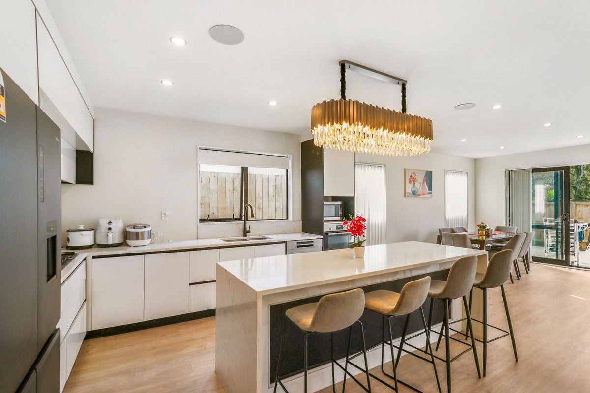 27 Drumnaconagher Road, Flat Bush, Auckland - Carousel 2
