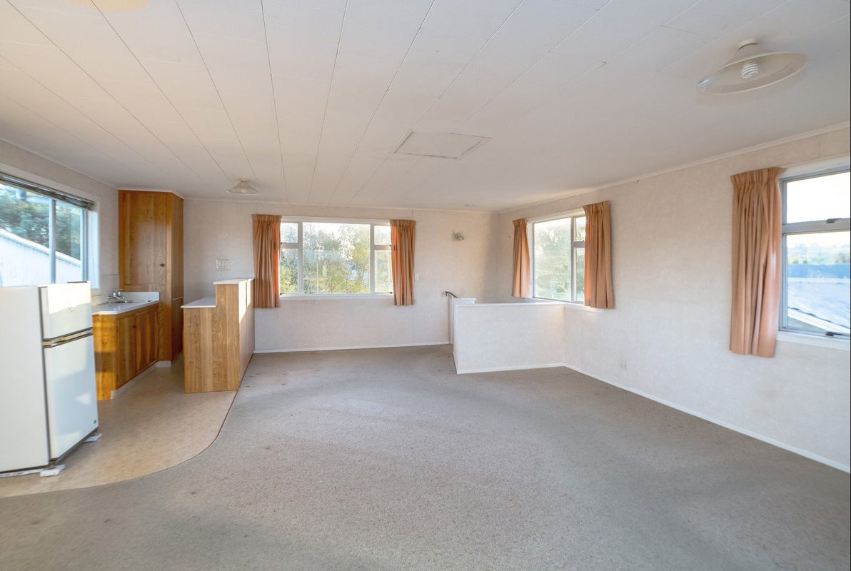 43D Roberts Road, Lansdowne, Masterton - Carousel 21