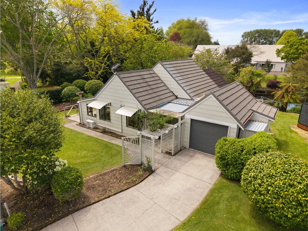 19 Kingfisher Way, Te Kowhai, Hamilton - Carousel 1