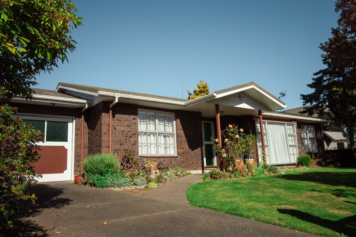 1A Huata Place, West End, Palmerston North - Carousel 1