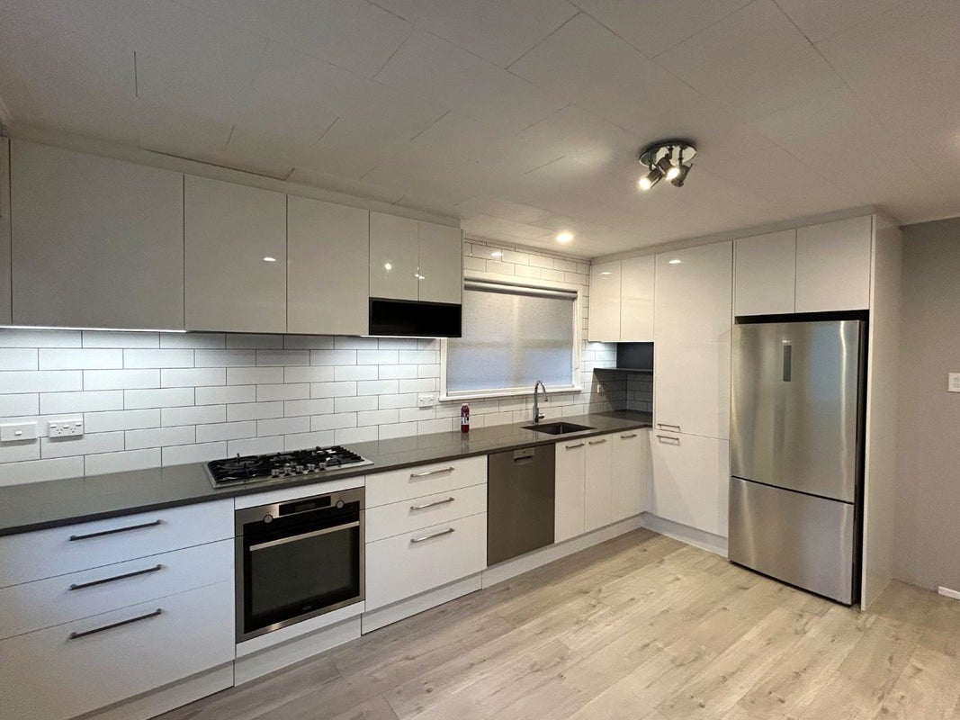 20 Harbour View Road, Harbour View, Lower Hutt - Carousel 2