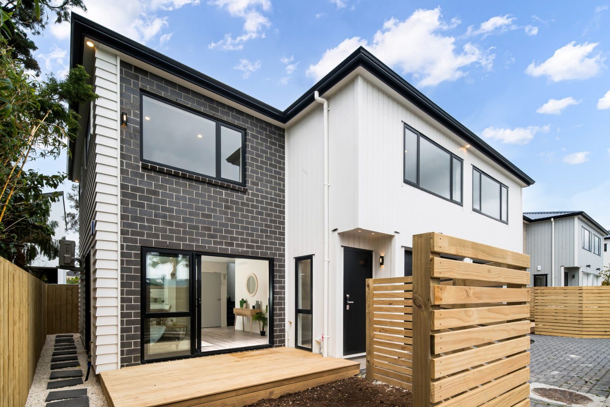 13E Renata Crescent, Te Atatu Peninsula, Auckland - Carousel 1