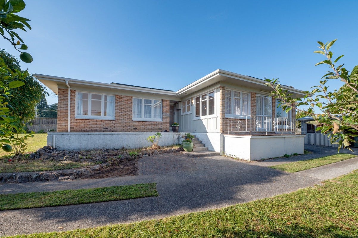 29 Wharenui Road, Owhata, Rotorua - Carousel 2