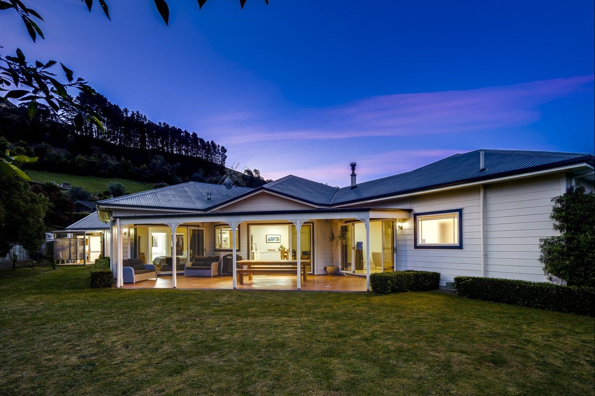 82 Kent Terrace, Taradale, Napier, Hawke's Bay - Carousel 1