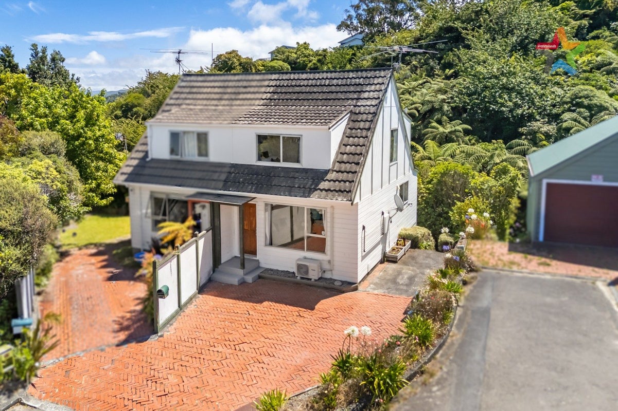 12A JACARANDA GR, MAUNGARAKI, LOWER HUTT - Carousel 1