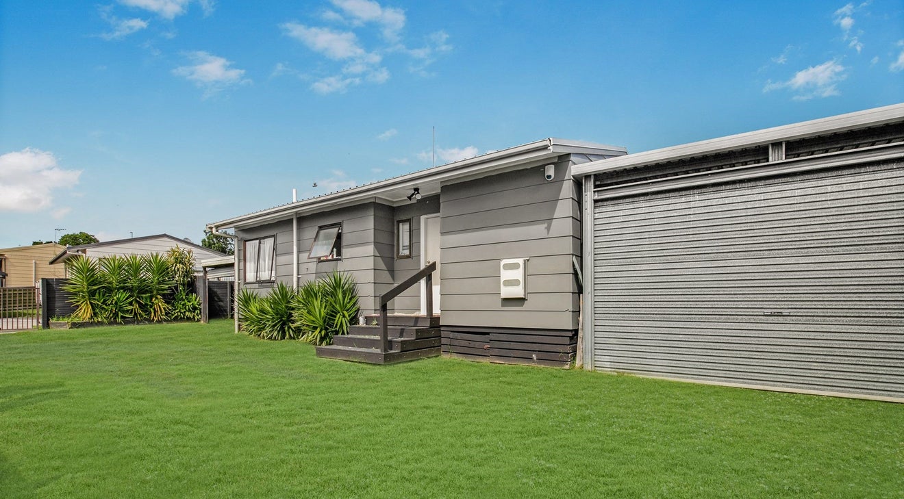 1/9 Maplesden Drive, Clendon Park, Auckland - Carousel 2