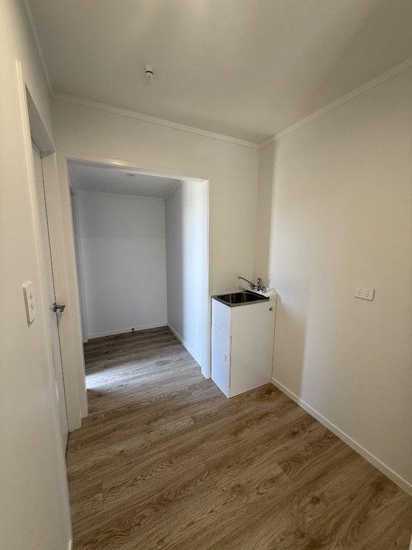 805 Dufferin Street, Akina, Hastings - Carousel 18