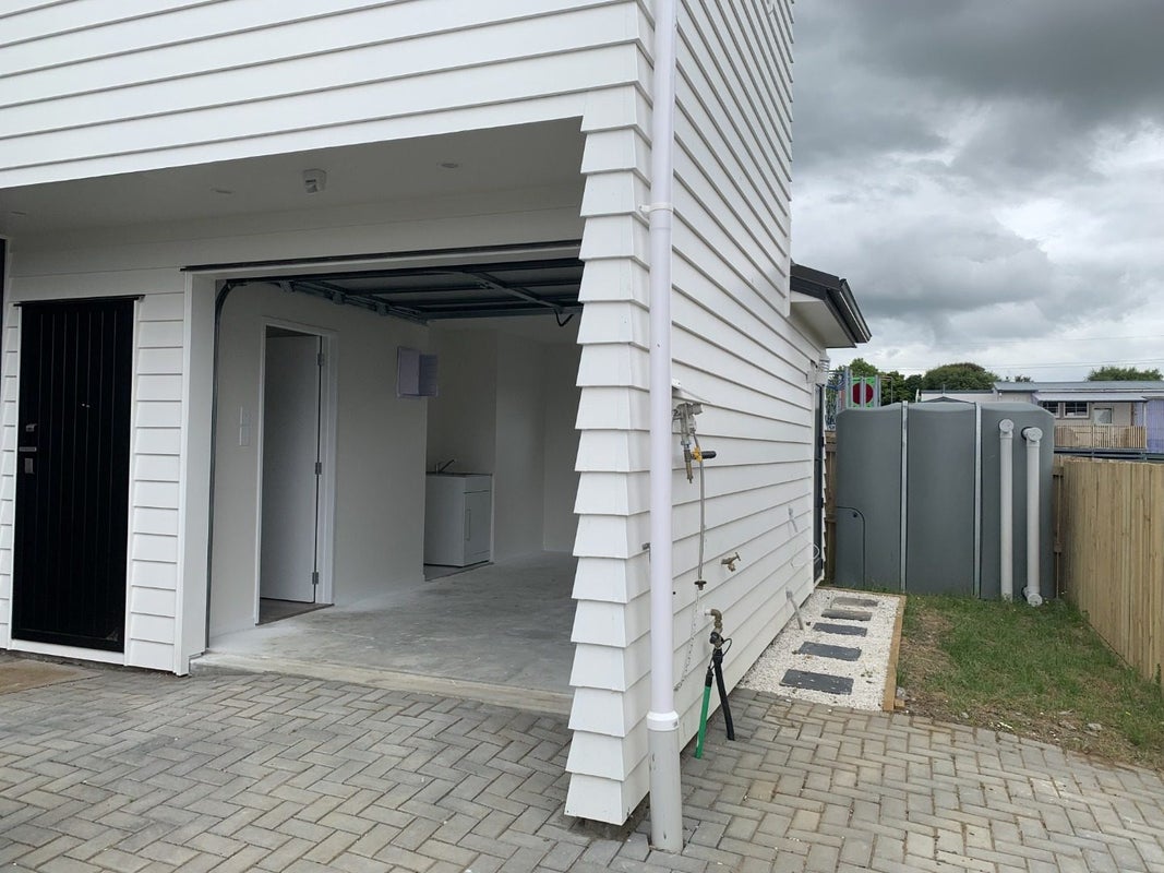 17C Massine Place, Randwick Park, Auckland - Carousel 18