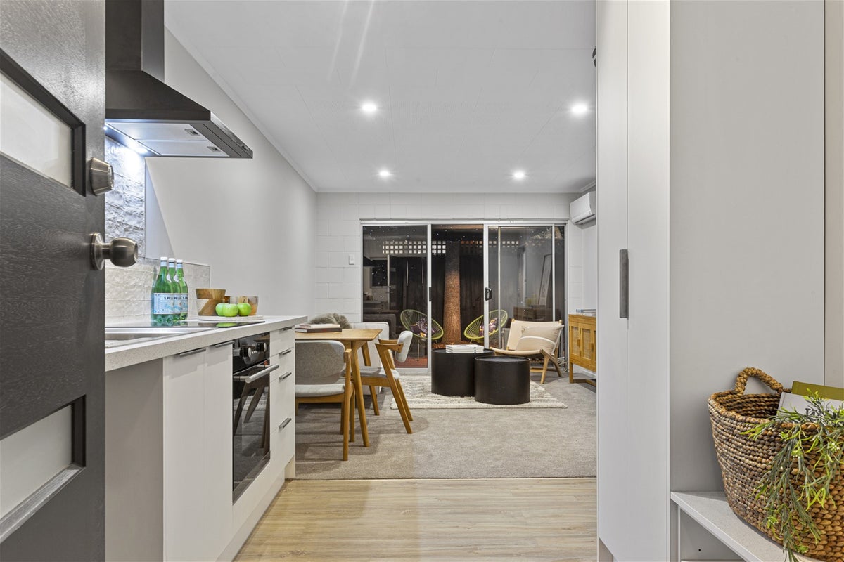 4/106 Charles Street, Waltham, Christchurch - Carousel 2