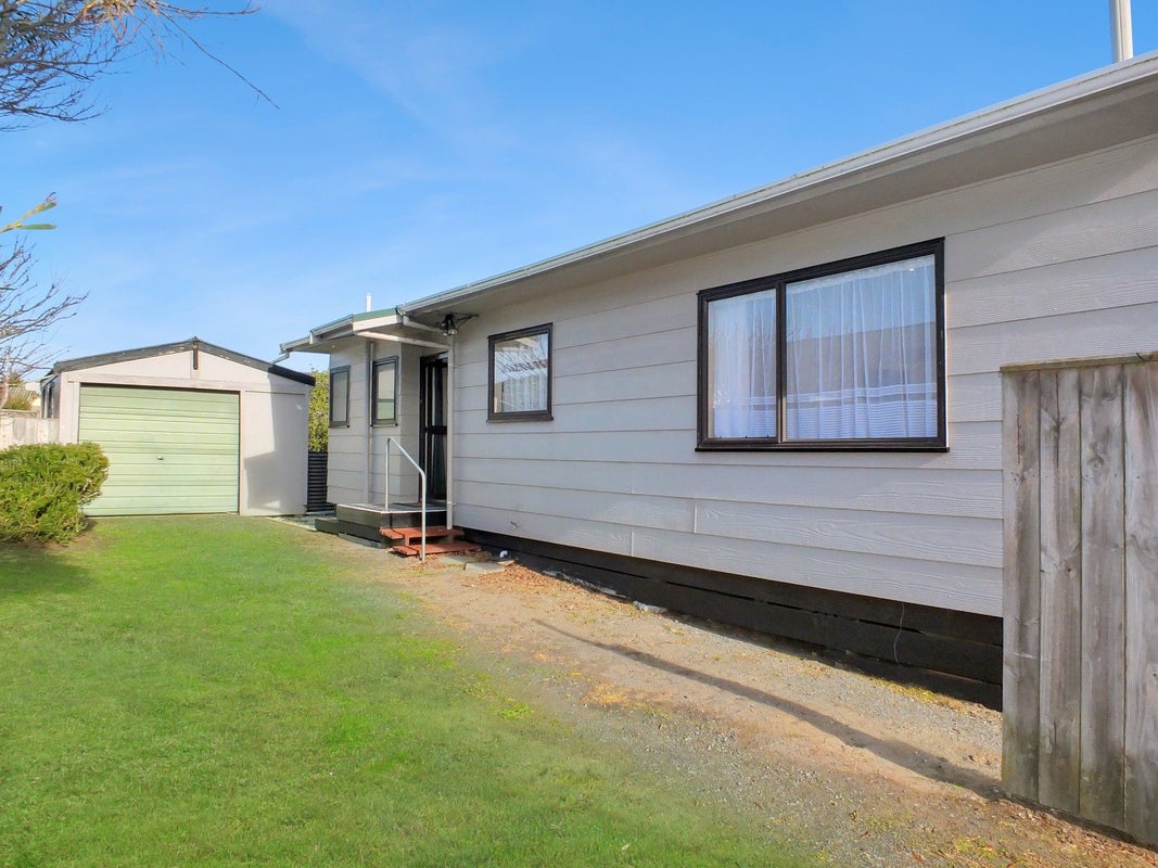 16 Cousins Avenue East, Foxton Beach, Foxton - Carousel 2