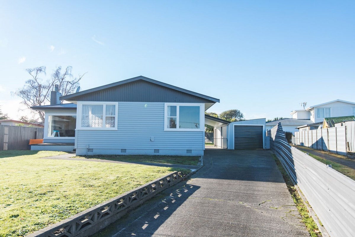 35 Seaforth Avenue, Milson, Palmerston North - Carousel 1