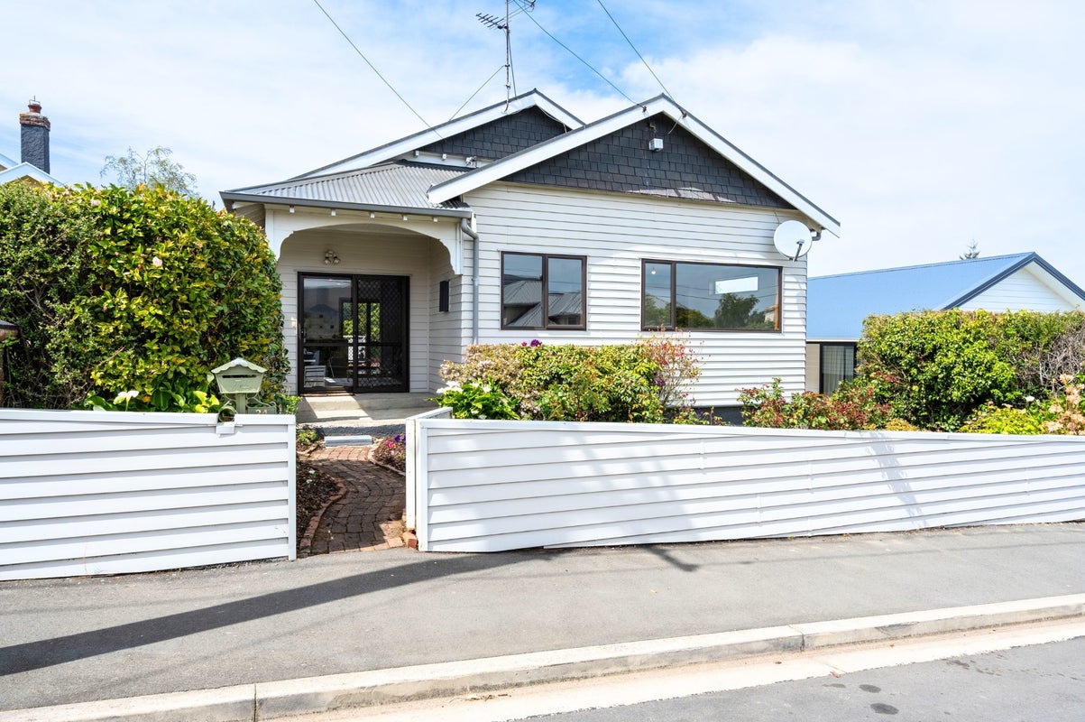 24 Warden Street, Opoho, Dunedin - Carousel 1