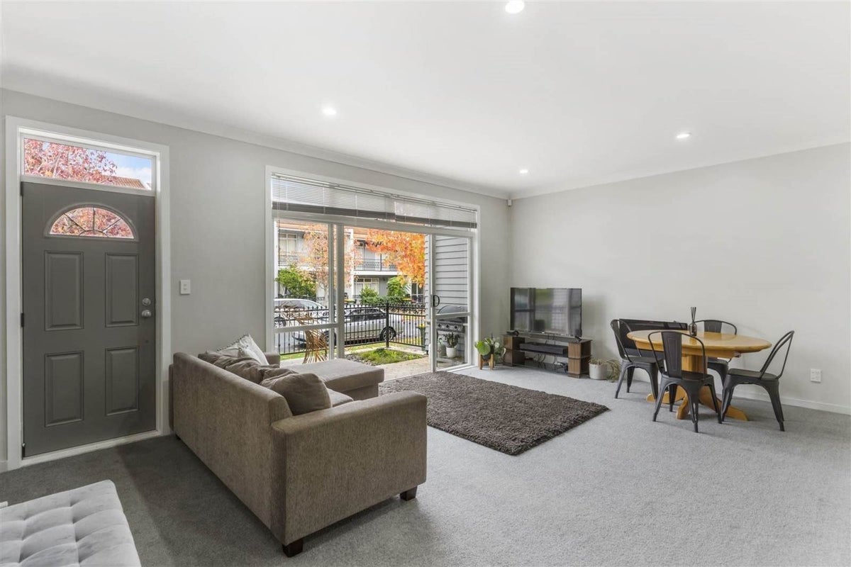 2/44 Carlos Drive, Flat Bush, Auckland - Carousel 2