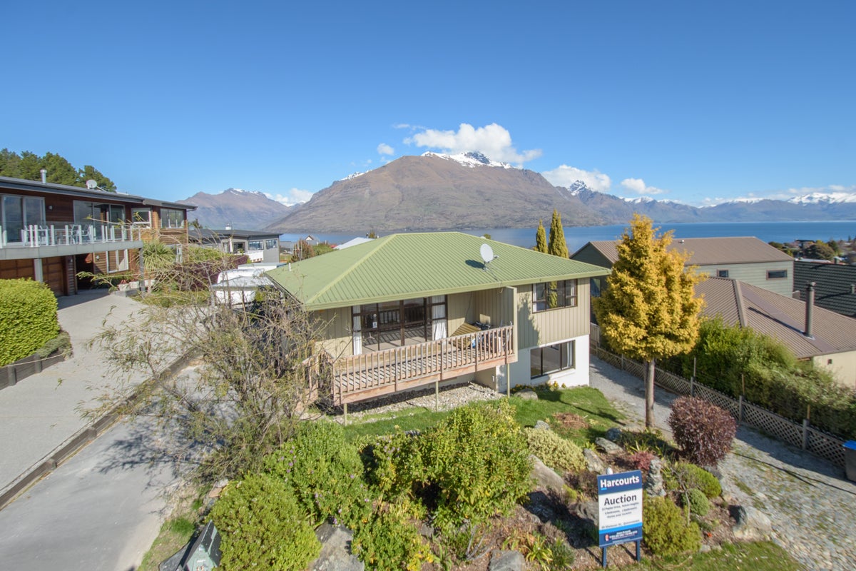 15 Poplar Drive, Kelvin Heights, Queenstown - Carousel 1