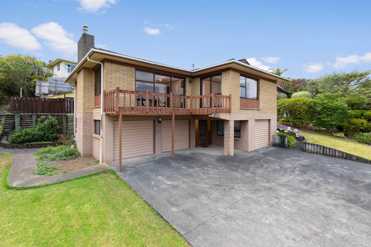 6 William Donnelly Terrace, Lynfield, Auckland - Carousel 1