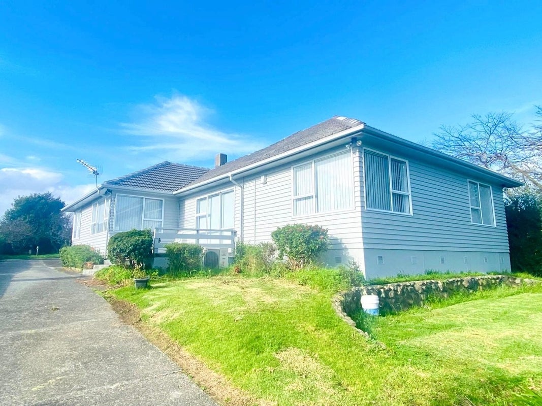 16 Bowater Place, Manurewa, Auckland - Carousel 1