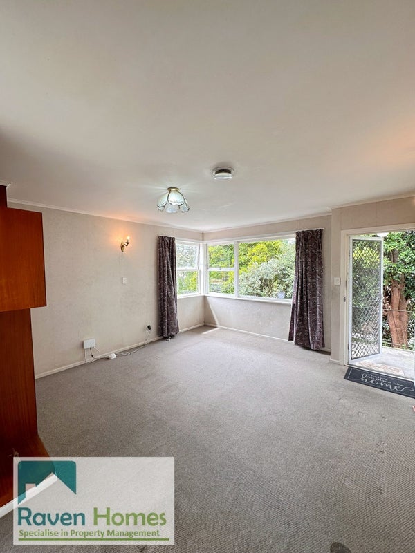 2/123 Hutchinson Avenue, New Lynn, Auckland - Carousel 1