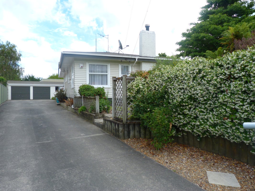 12 Jeanette Street, Glenview, Hamilton - Carousel 2