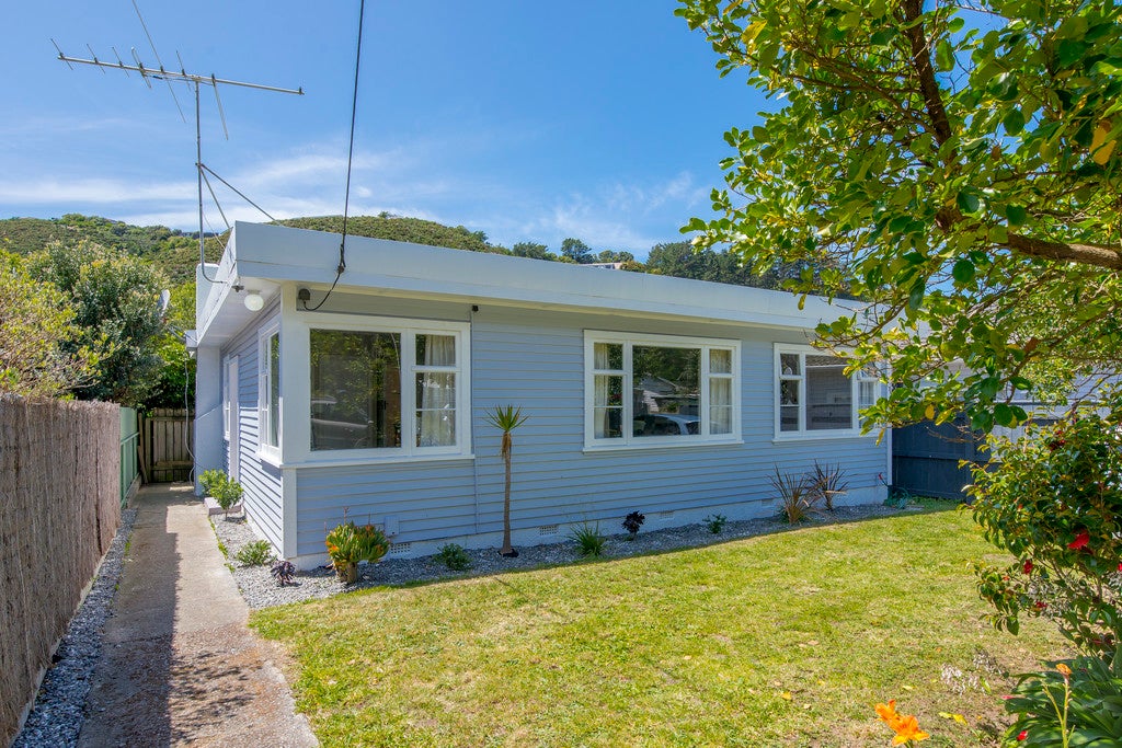 88 Happy Valley Road, Owhiro Bay, Wellington - Carousel 1