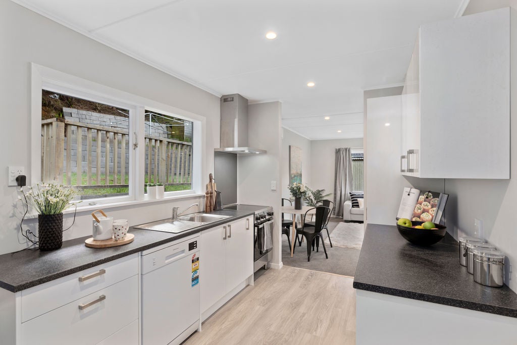 151 Wellington Road, Wainuiomata, Lower Hutt - Carousel 2