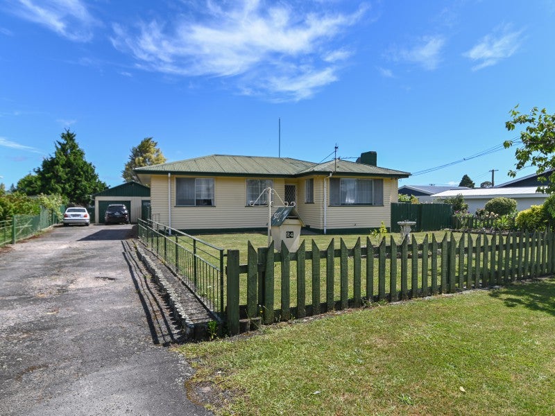 24 Cochrane Street, Fairy Springs, Rotorua - Carousel 1