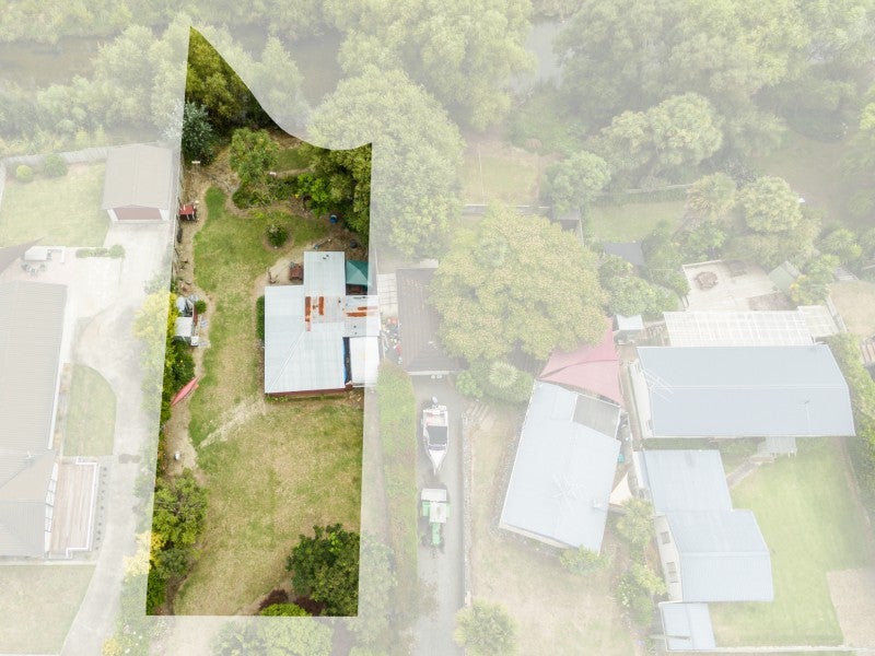 13 Gillies Crescent, Waimarama, Havelock North - Carousel 2