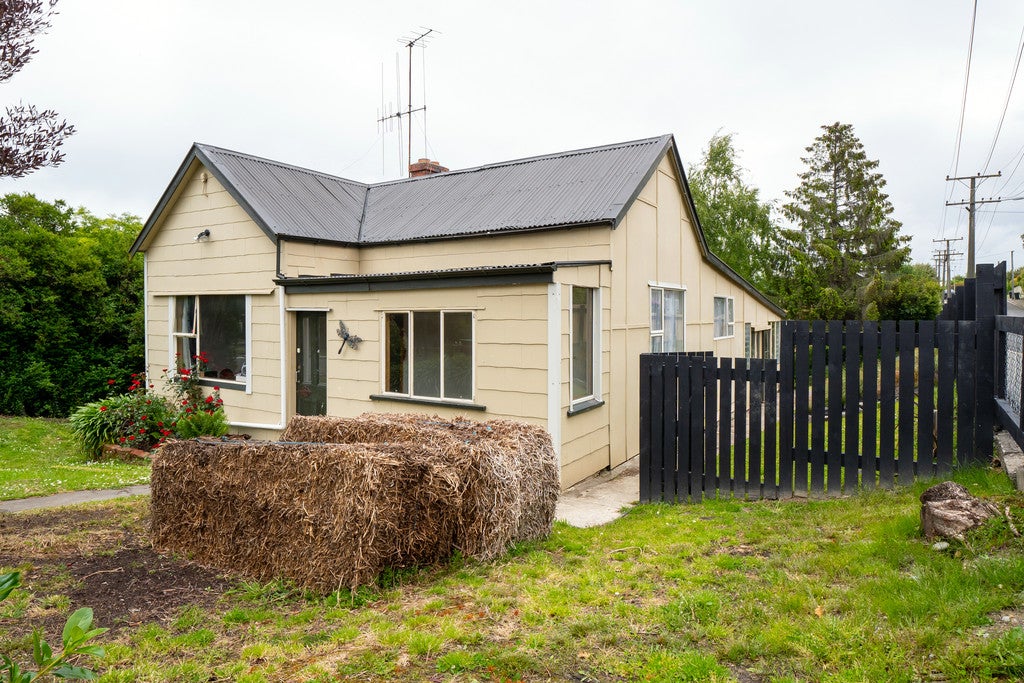 70 Avenue Road, West End, Timaru - Carousel 1