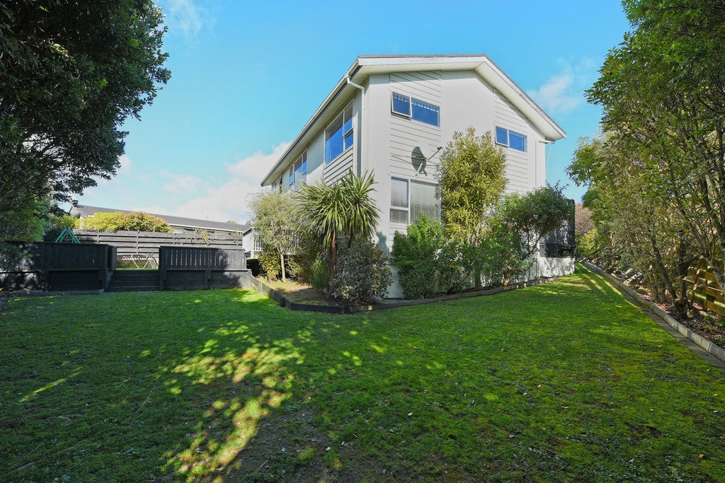 17 Bowline Place, Whitby, Porirua - Carousel 23