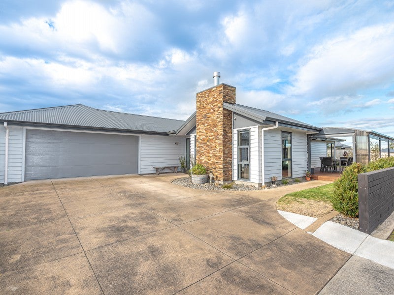 12 Buckingham Place, Springvale, Whanganui - Carousel 1