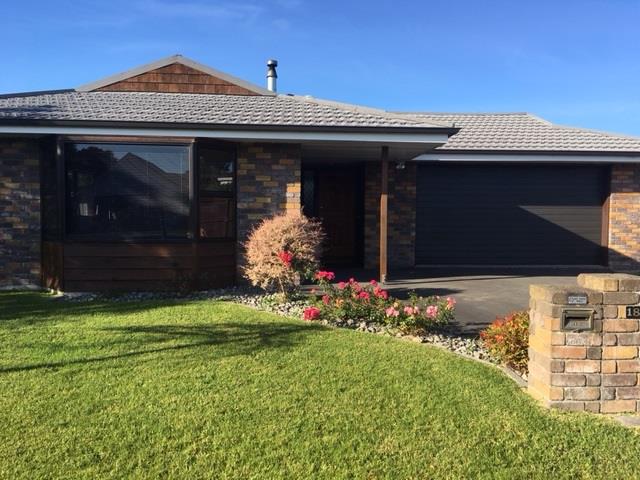 18 Cedar Drive, Paraparaumu Beach, Paraparaumu - Carousel 1