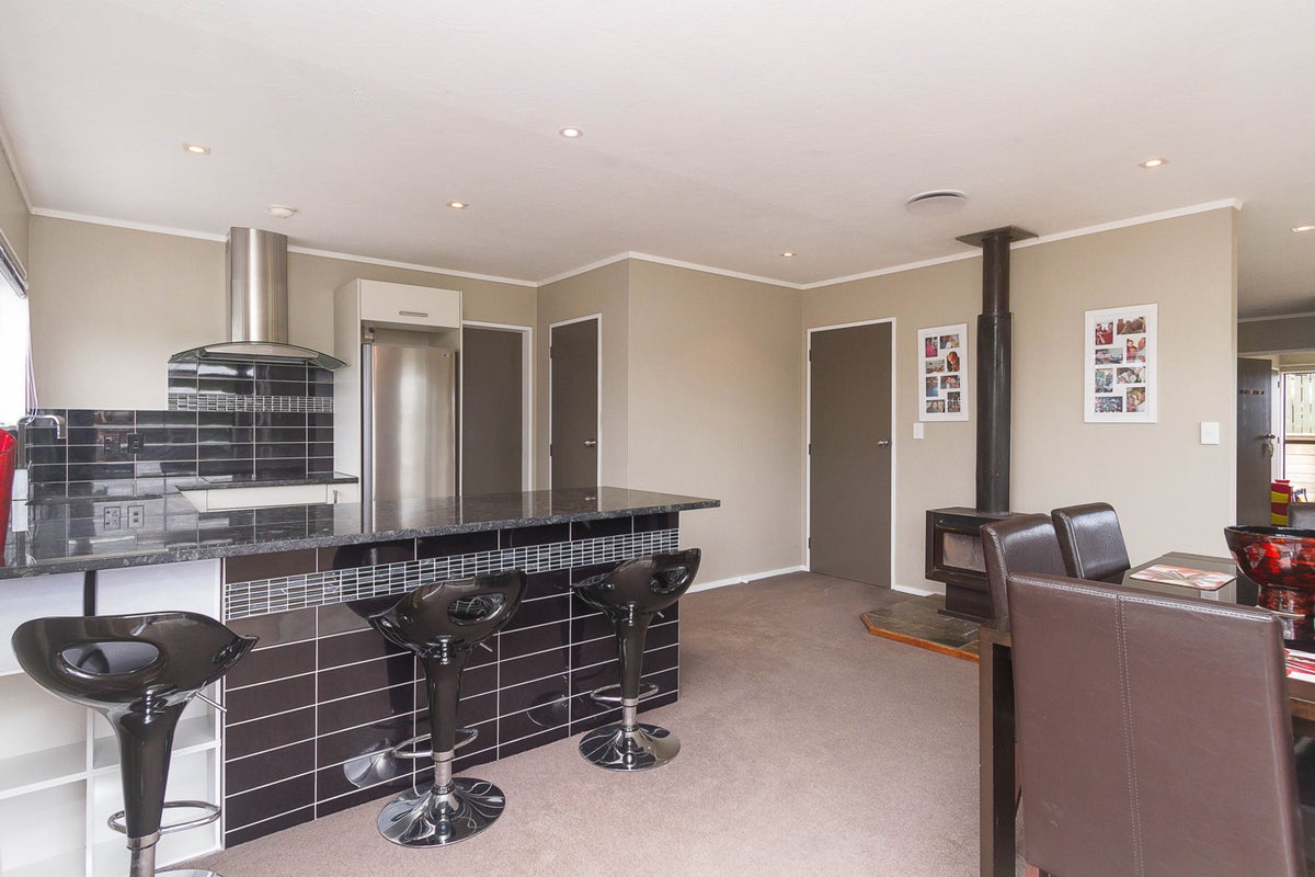 271 Major Drive, Kelson, Lower Hutt - Carousel 1
