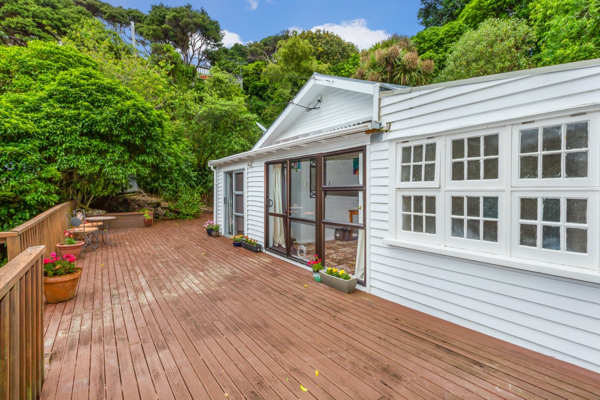 45 AIRLIE RD, PLIMMERTON, PORIRUA - Carousel 1