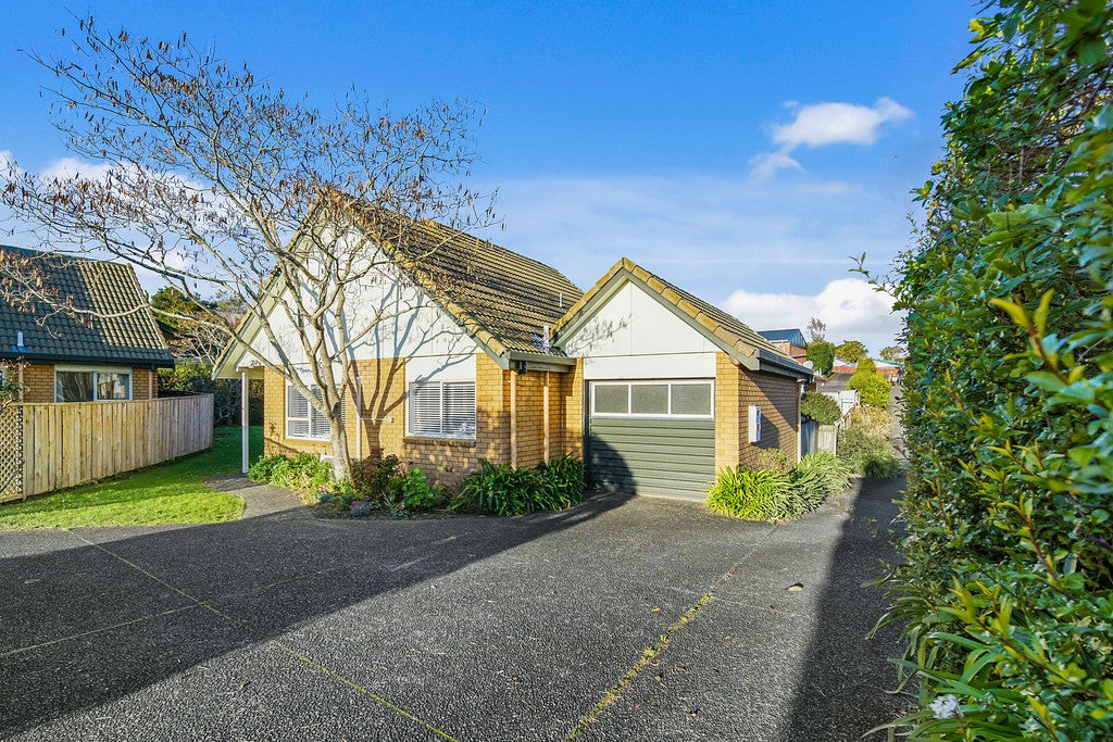5/55 Moore Street, Howick, Auckland - Carousel 1
