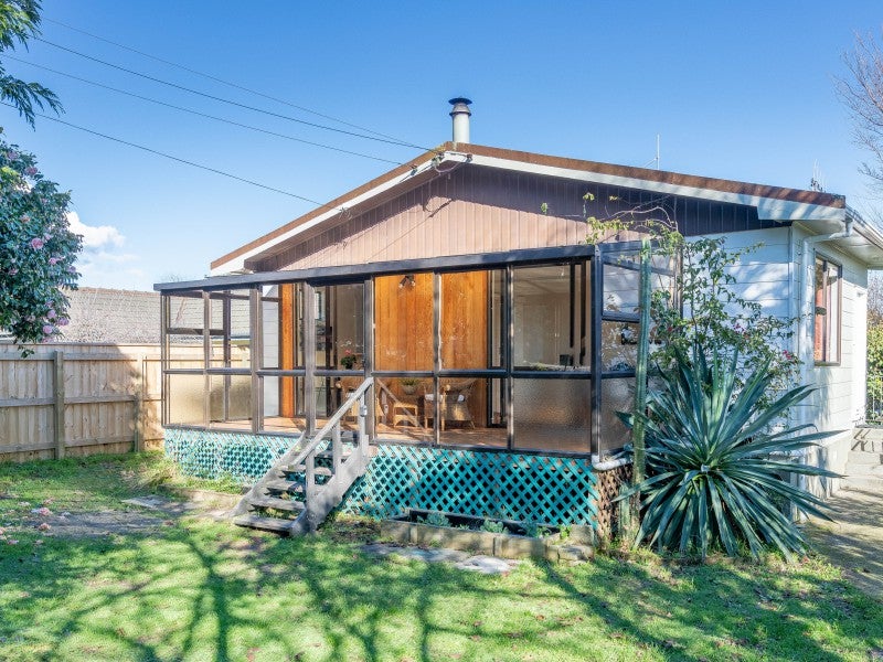 17 Tui Road, Raumati Beach, Paraparaumu - Carousel 1