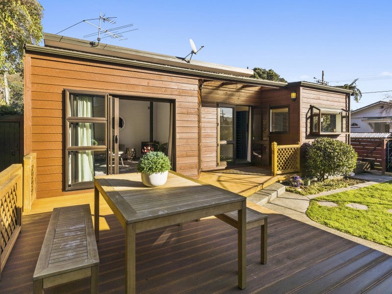 13 Woodvale Grove, Fairfield, Lower Hutt - Carousel 2