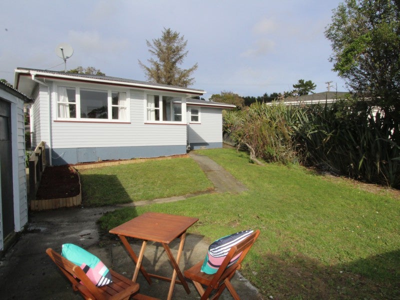 71 Driver Crescent, Cannons Creek, Porirua - Carousel 2