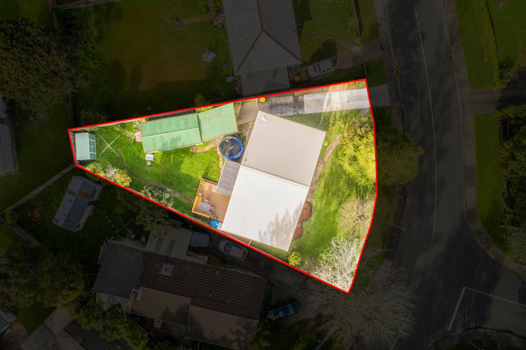 13 Pendlebury Street, Green Bay, Auckland - Carousel 24