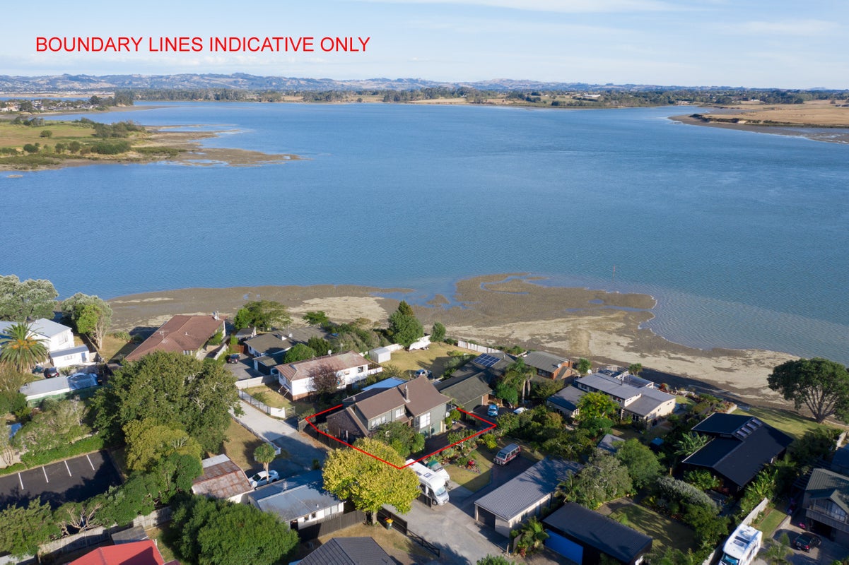 13 Lawson Way, Weymouth , Auckland - Carousel 1