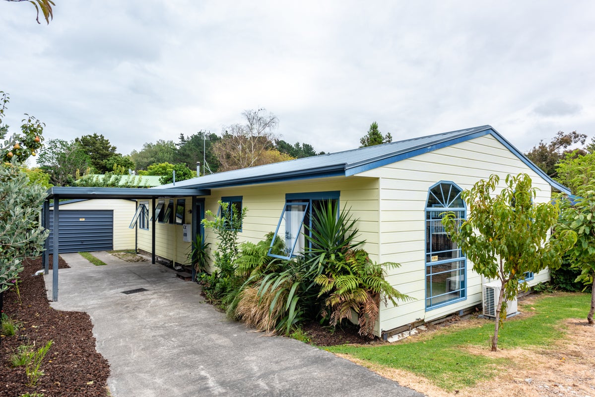 3 Turanga Street, Kaiti, Gisborne - Carousel 1