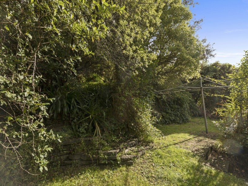 11 Bird Grove, Stokes Valley, Lower Hutt - Carousel 18