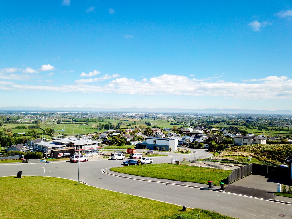4 Dove Grove, Westmorland, Christchurch - Carousel 1