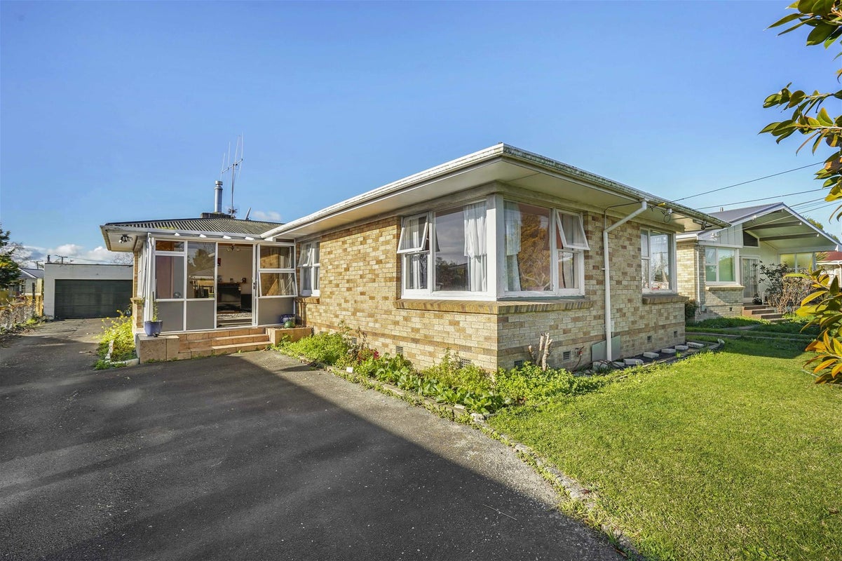 10 Beech Crescent, Hillcrest, Hamilton - Carousel 1