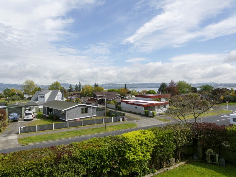10 Grace Crescent, Richmond Heights, Taupo - Carousel 1