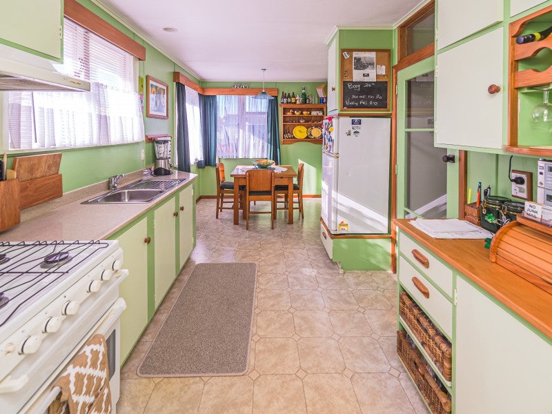 172 Paterson Street, Aramoho, Whanganui - Carousel 2
